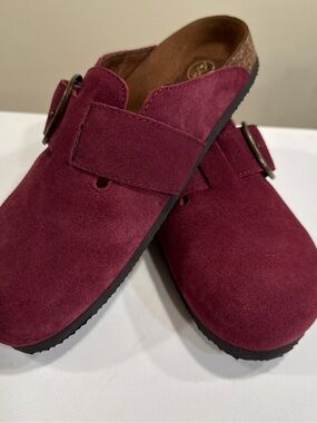 White Mountain Burgundy Suede Footbed Clogs with Buckle